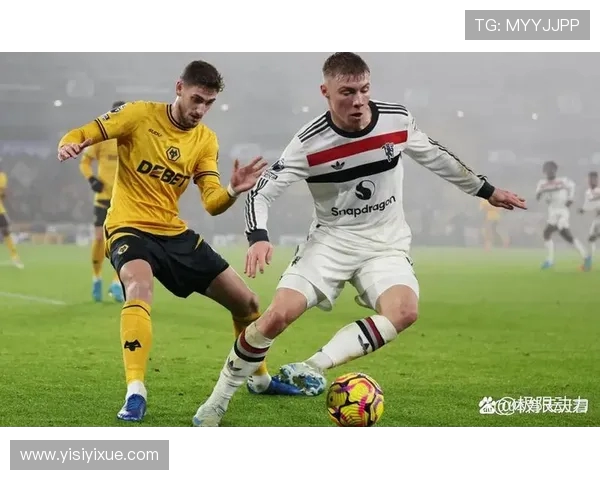 曼联主场遭遇惨败利物浦以四球大胜重夺荣耀 曼联主场遭遇惨败利物浦以四球大胜重夺荣耀