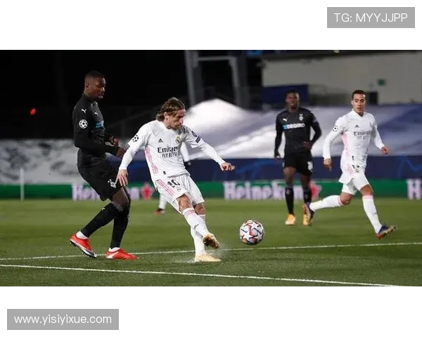 皇马与门兴激战成平局双方在欧冠小组赛中各取一分